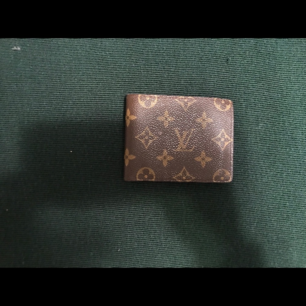 LV Men’s Wallet